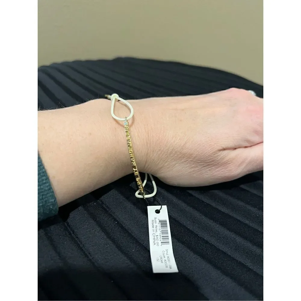 New Marc by Marc Jacobs STYLE: MO001 129A COLOR: 80028 CREAM gold bracelet